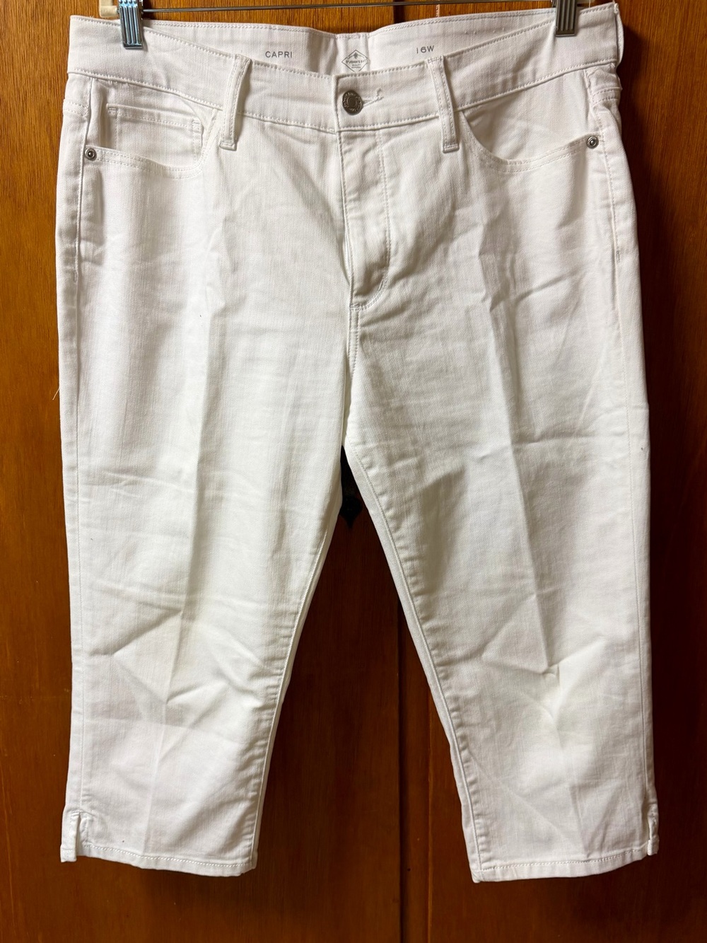St. John’s Bay Women’s Mid-Rise White Capri Denim Jeans